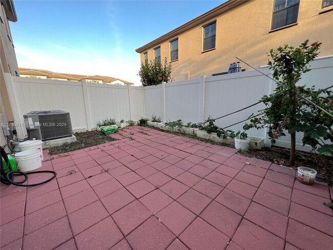 Building Photo - 3314 W 112th St