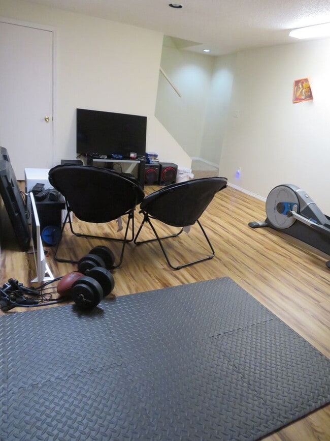 Building Photo - 1712 Chumas Dr