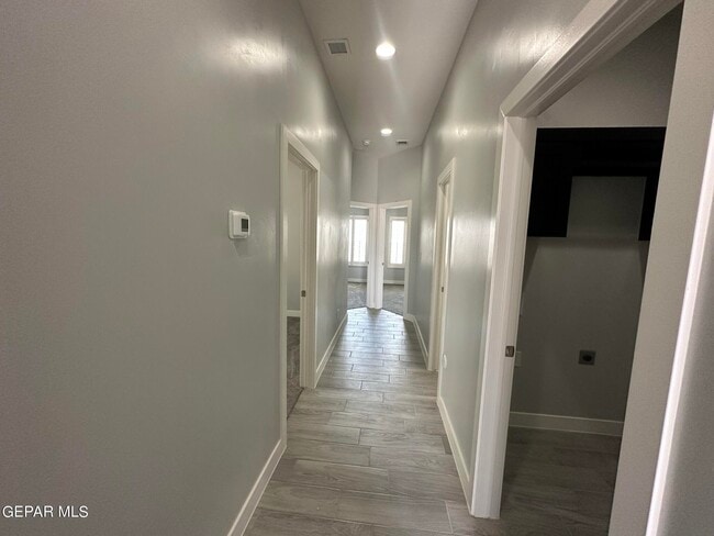 Building Photo - 13138 Emerald Isle St