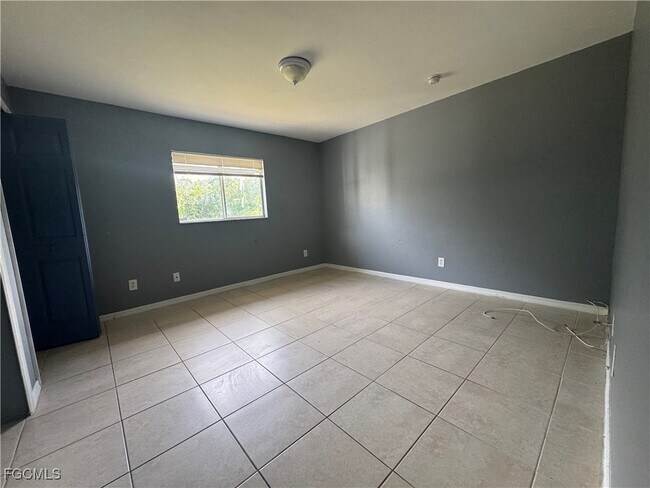 Building Photo - 849-851 Eisenhower Blvd