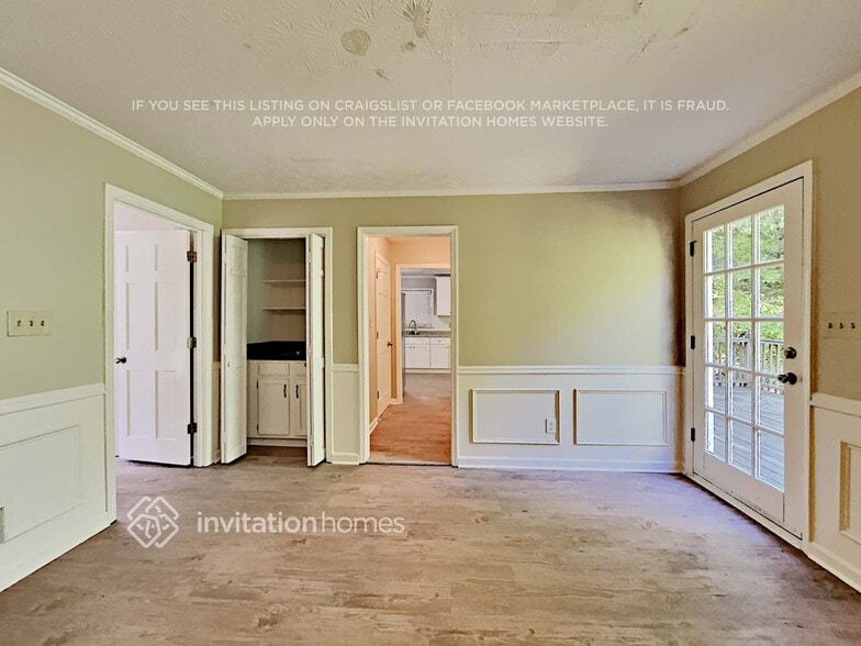 Building Photo - 943 Rockcrest Ct