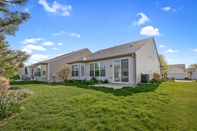 Building Photo - 13260 Red Alder Ave