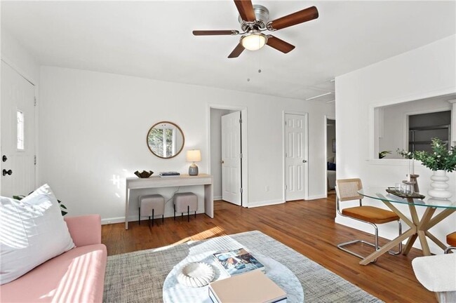 Building Photo - 2070 Ridgedale Rd NE