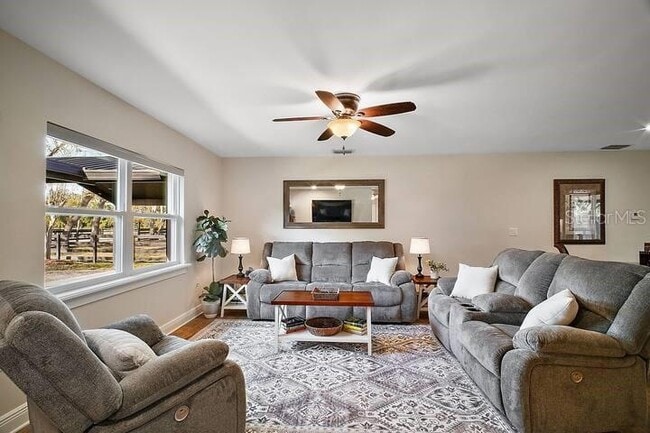 Building Photo - 33736 E Lake Joanna Dr