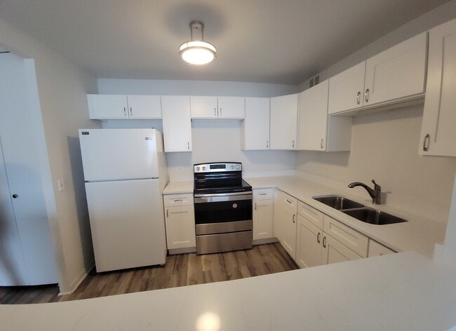 Building Photo - 5415 N Sheridan Rd