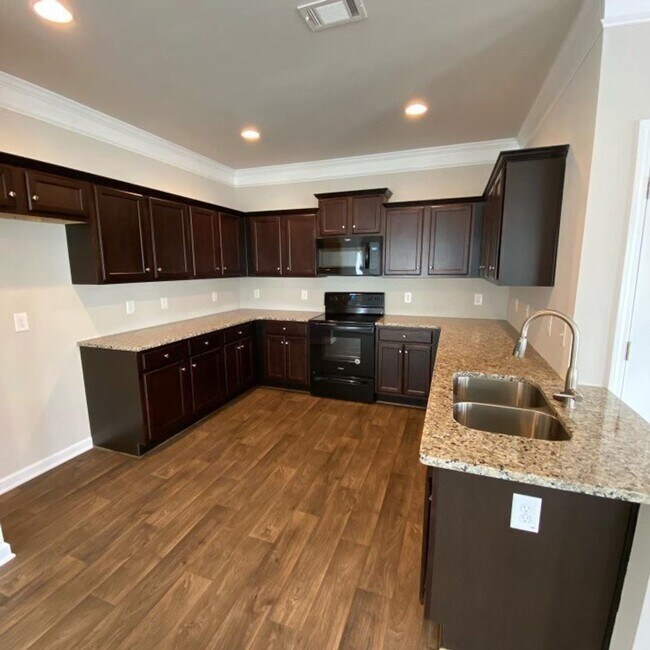 Building Photo - Gorgeous 3 bedroom home!