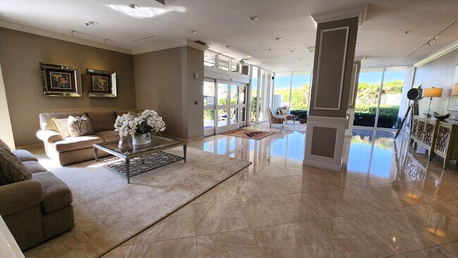 Building Photo - 5510 N Ocean Dr