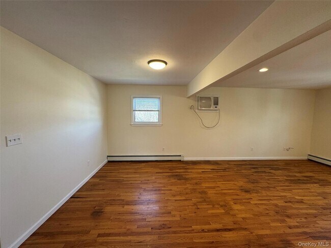 Building Photo - 40 Whitestone Rd