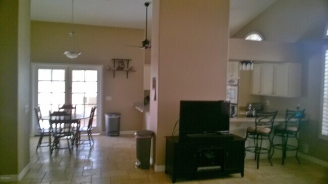 Building Photo - 1331 W Muirwood Dr