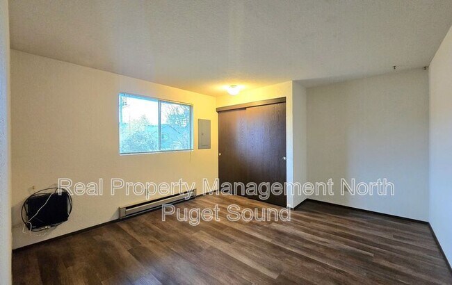 Building Photo - 1322 Maple St