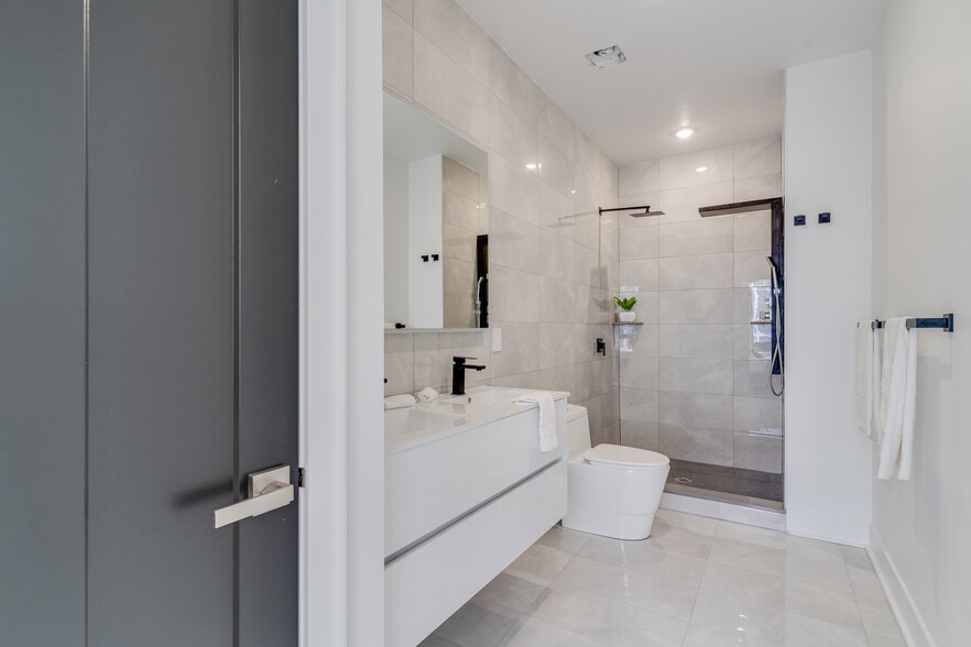 Building Photo - 2603 E Boston St