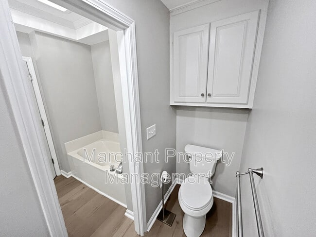 Building Photo - 7 Waxwing Ct