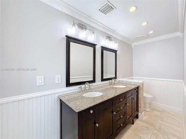 Building Photo - 2533 NE 21st Terrace