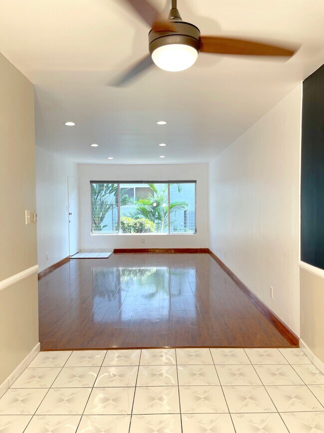 Building Photo - 2030 S Preuss Rd