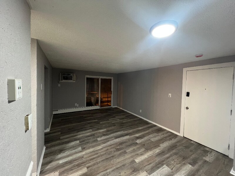 Building Photo - 13430 Euclid Ave