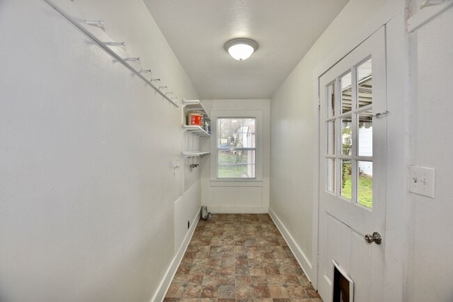 Building Photo - 1623 Texas St