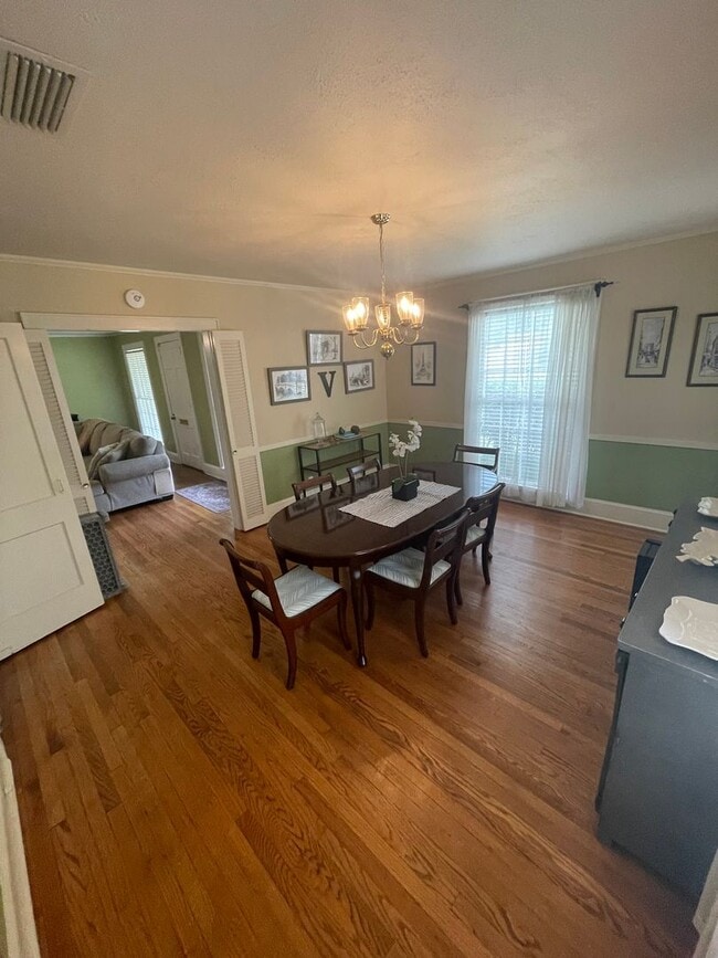 Building Photo - Spacious South Highlands 2 Bedroom Home with flex rooms!