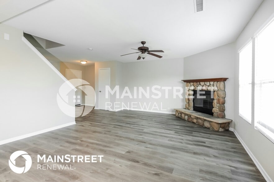 Building Photo - 3053 W Meadowbend Ln