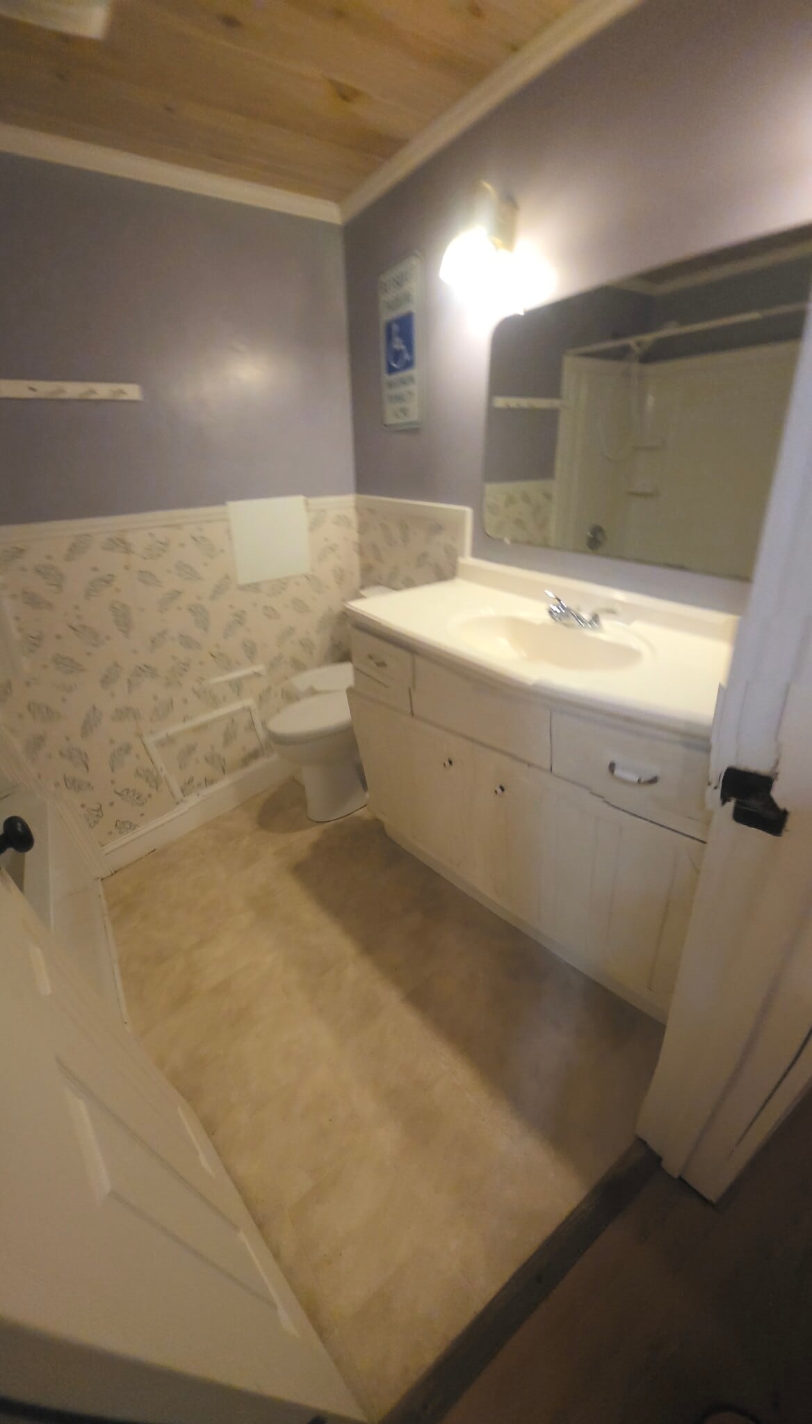 Hall bath - 181 Eastwood Bnd