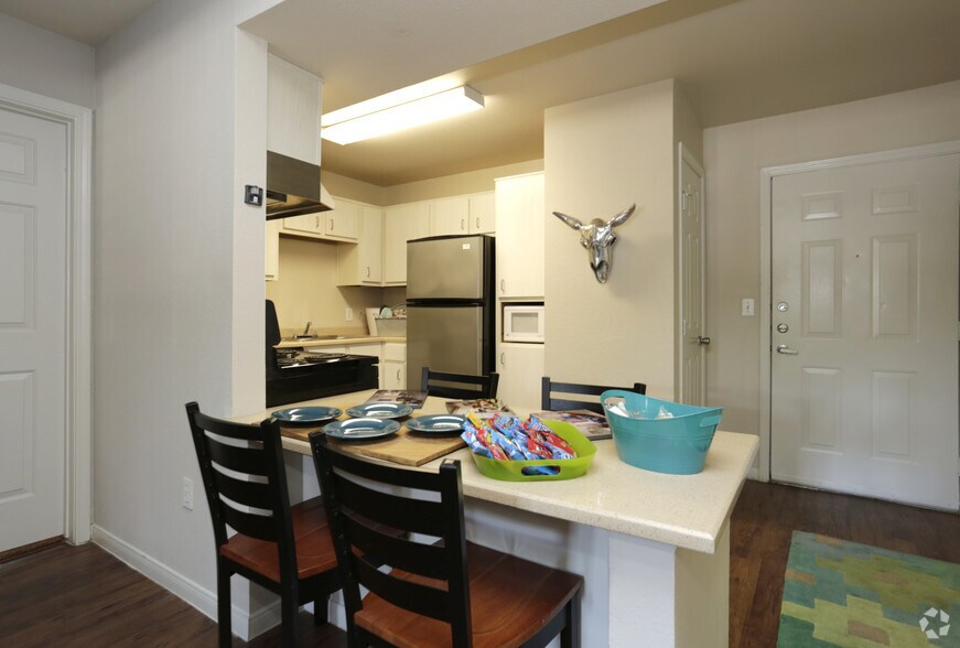 University Village At Austin Tx Apartment Finder