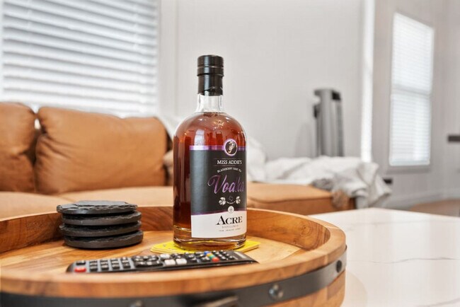 Building Photo - 921 E Hattie St