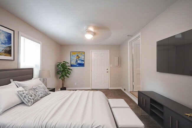 Building Photo - "Charming 3-Bed Home in Indianapolis – Coz...