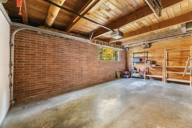 Building Photo - Bellevue Eastgate Mid-Century Modern