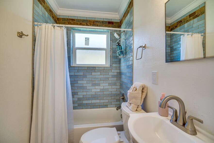 Building Photo - 1002 Brothers Ave.