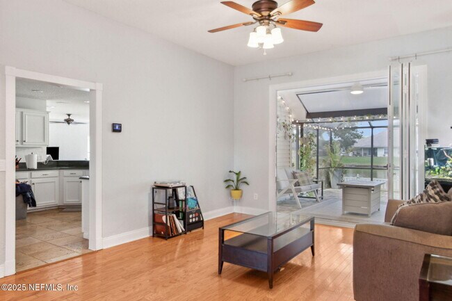 Building Photo - 2537 Emperor Dr