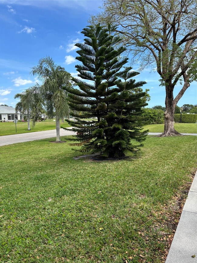 Building Photo - 14748 Canalview Dr