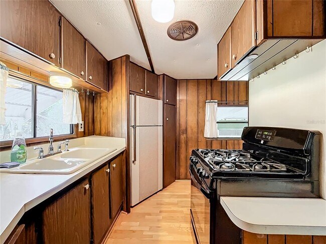 Building Photo - 13145 Plum Lake Cir
