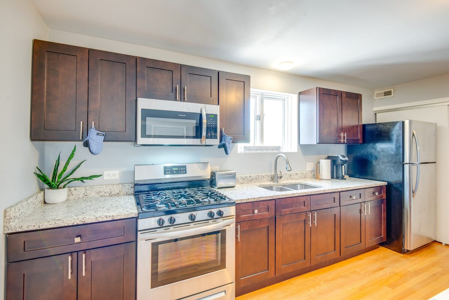 Building Photo - 8136 S Kedzie Ave