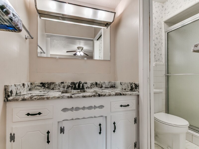 Building Photo - 6428 N Harvard Ave