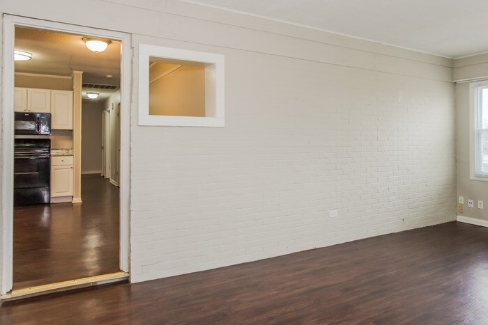 Building Photo - 1517 Douthit St SW