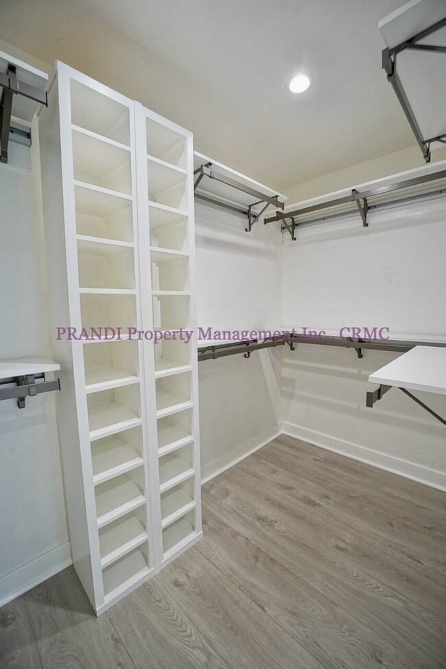 Building Photo - Modern Ranch Style Home on Corner Lot with...