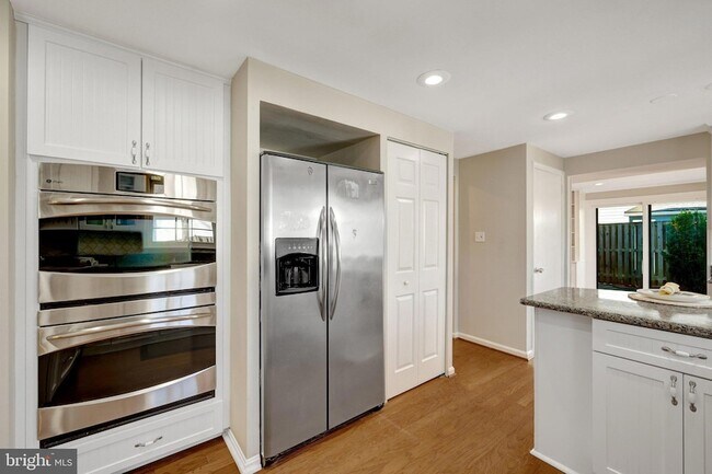 Building Photo - 2015 Freedom Ln