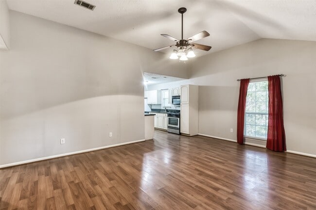 Building Photo - 115 Delaware Dr