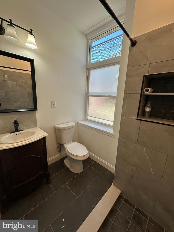 Building Photo - 1920 W Berks St