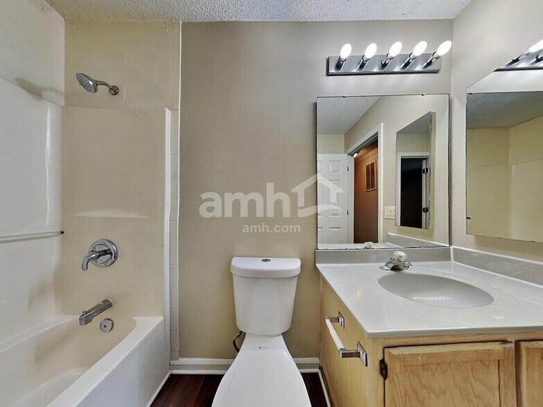 Building Photo - 8703 Coach Wood Ct