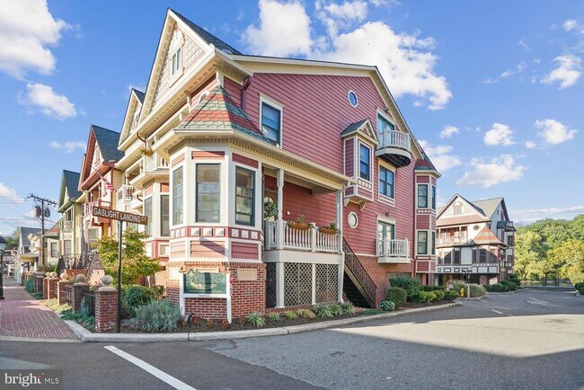 Building Photo - 1555 Rivertown Pl