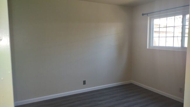 Building Photo - 5490 King Rd