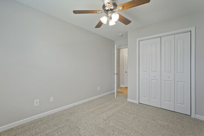 Building Photo - 10 Brown Thrasher Ct