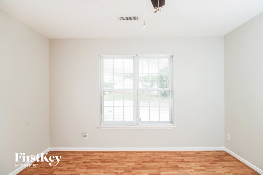 Building Photo - 1403 Rosebay Ct