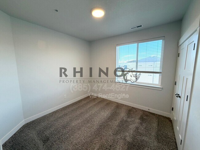 Building Photo - 13527 S Hanley Ln