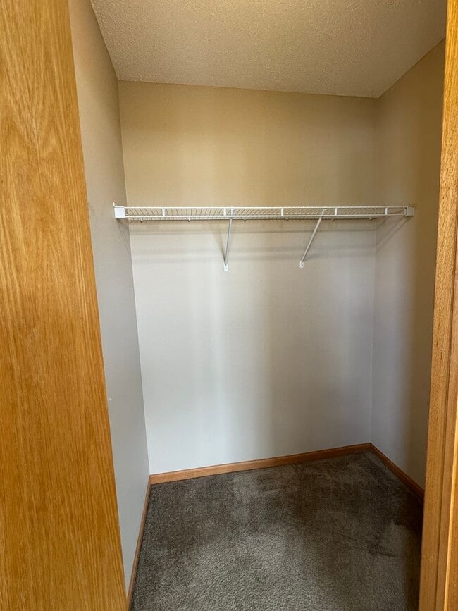 Building Photo - Townhome SW Rochester Mn 2 bedroom 2 bath ...