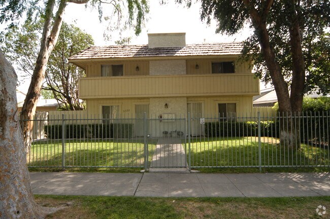 Building Photo - 6508 Coldwater Canyon Ave