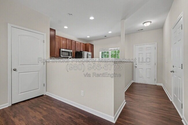 Building Photo - 10448 Benfield Rd