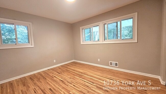 Building Photo - 10736 York Ave S