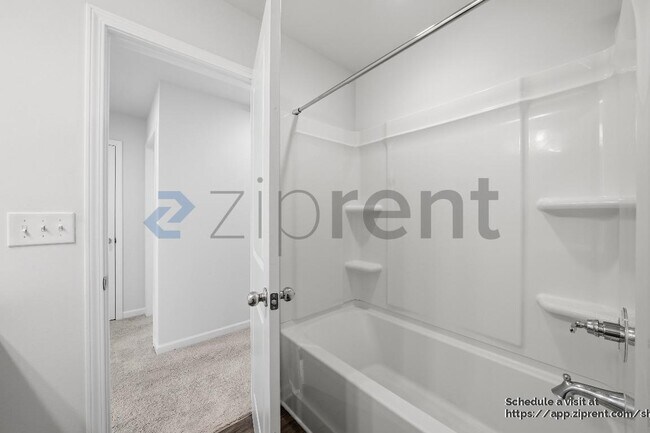 Building Photo - 1127 2nd St NW