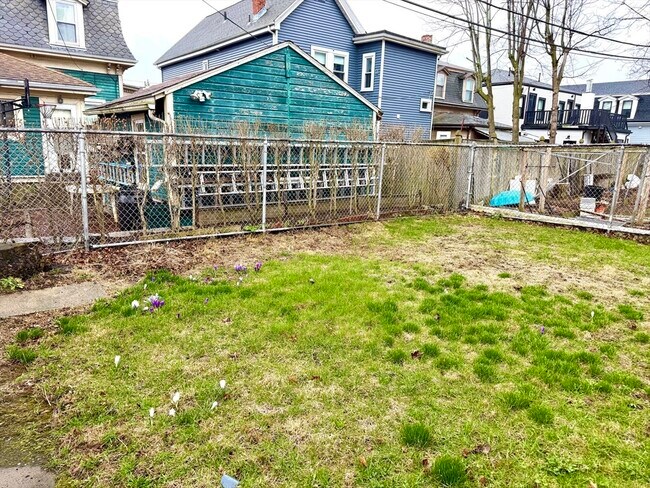 Building Photo - 37 Moseley St